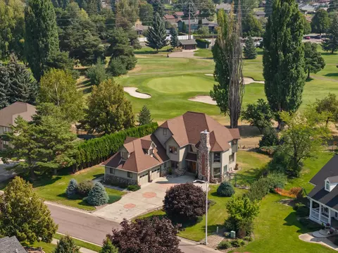 112 River View Dr, Kalispell, MT 59901