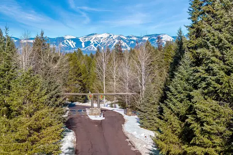 1673 Whitefish Hills Dr, Whitefish, MT 59937