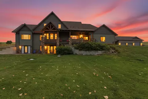 2074 Desperado Trl, Corvallis, MT 59828