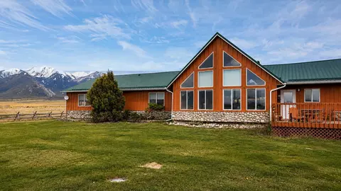 12 Bench Rd, Whitehall, MT 59759