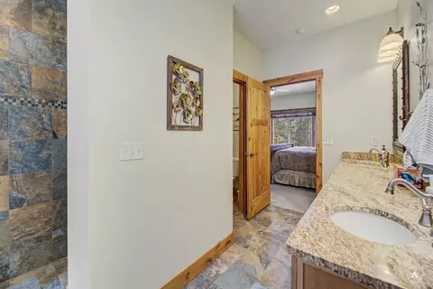 Bath - 3 Bobcat Ct, Clancy, MT 59634 photo 6 of 10