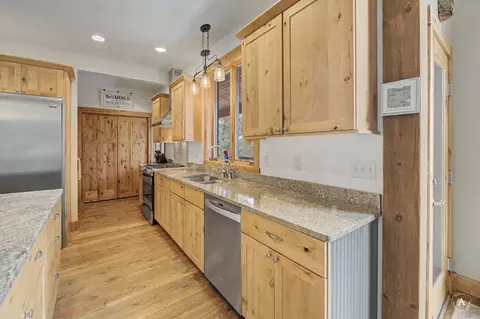 Kitchen - 3 Bobcat Ct, Clancy, MT 59634 photo 3 of 4