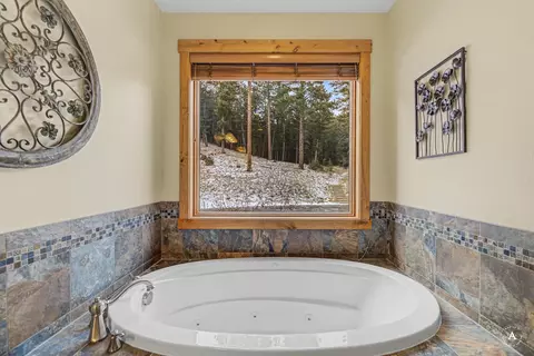 Bath - 3 Bobcat Ct, Clancy, MT 59634 photo 4 of 10