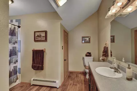 Bath - 5 Alpine Valley Ln, Clancy, MT 59634 photo 2 of 4