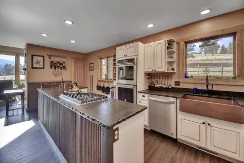 Kitchen - 5 Alpine Valley Ln, Clancy, MT 59634 photo 5 of 7