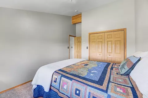Bedroom - 5 Alpine Valley Ln, Clancy, MT 59634 photo 4 of 6