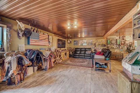 Living - 5 Alpine Valley Ln, Clancy, MT 59634 photo 2 of 4