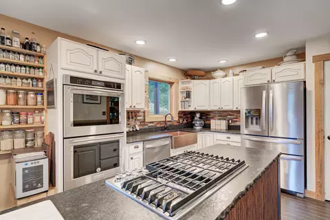 Kitchen - 5 Alpine Valley Ln, Clancy, MT 59634 photo 2 of 7