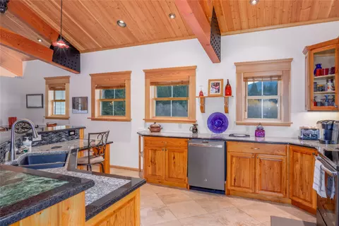 Kitchen - 260 Bobtail Meadow Rd, Libby, MT 59923 photo 3 of 4
