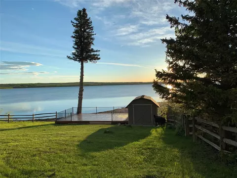 11 W Shore Rd, Babb, MT 59411