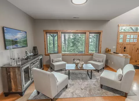 Living - 21208 Osprey Loop, Rollins, MT 59931 photo 2 of 2
