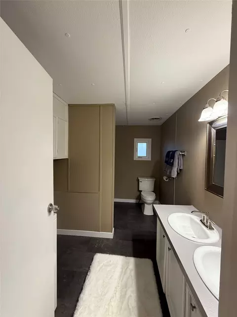 Bath - 685 5th Ave, Ulm, MT 59485 photo 2 of 5