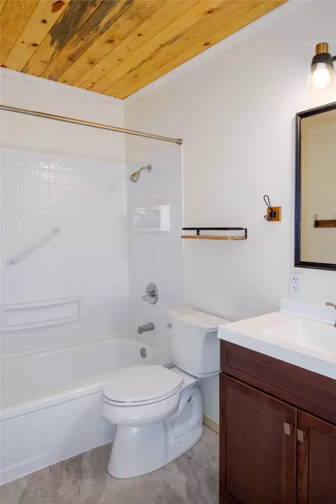 Bath - 82 Pioneer Rd, Libby, MT 59923 photo 1 of 1