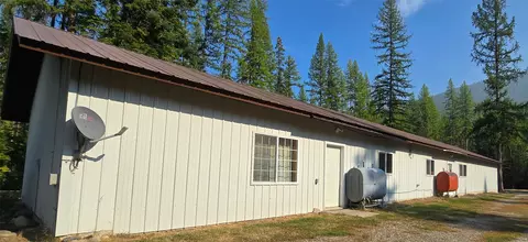 401 Western Larch Ln, Yaak, MT 59935