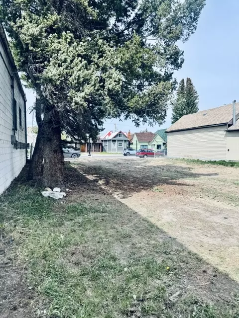 711 E Park Ave, Anaconda, MT 59711