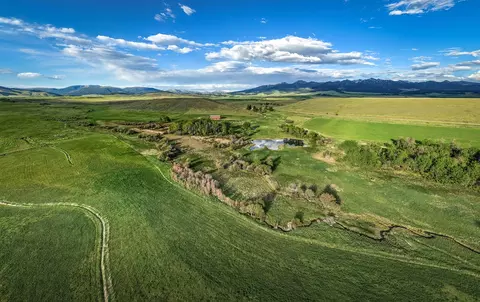 91 Porcupine Rd, Wilsall, MT 59086