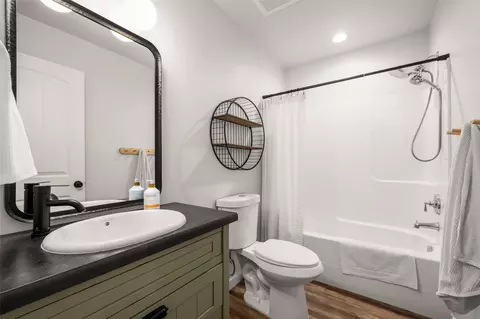 Bath - 585 Holstein Way, Kalispell, MT 59901 photo 2 of 3