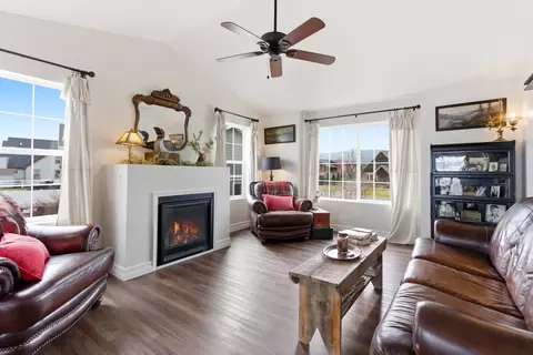 Living - 1237 Mackinaw Loop, Somers, MT 59932 photo 1 of 2