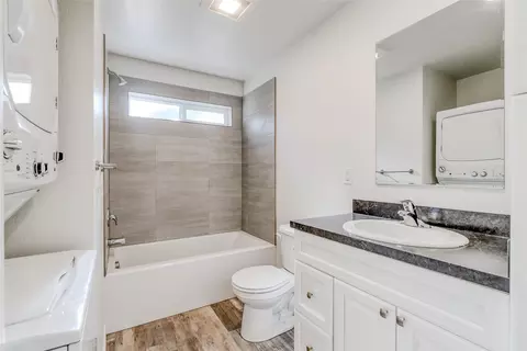 Bath - 128 Evergreen Dr, Kalispell, MT 59901 photo 2 of 4
