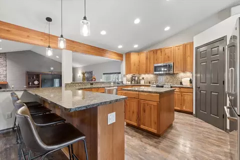 Kitchen - 99 Pierce Ln, Bigfork, MT 59911 photo 4 of 4