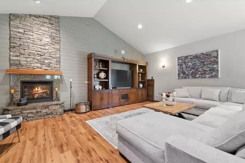 Living - 99 Pierce Ln, Bigfork, MT 59911 photo 2 of 3
