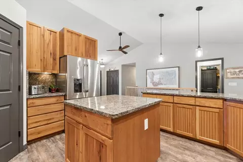Kitchen - 99 Pierce Ln, Bigfork, MT 59911 photo 3 of 4
