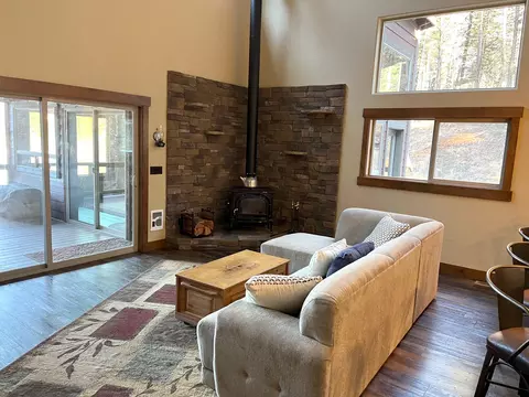 Living - 776 Summerville Rd, Eureka, MT 59917 photo 1 of 3