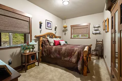 Bedroom - 776 Summerville Rd, Eureka, MT 59917 photo 4 of 5