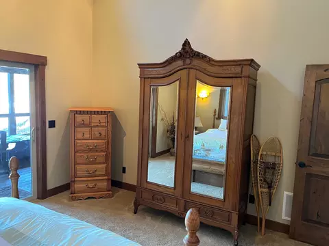 Bedroom - 776 Summerville Rd, Eureka, MT 59917 photo 3 of 5