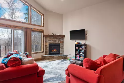 Living - 532 Evergreen Dr, Kalispell, MT 59901 photo 1 of 1