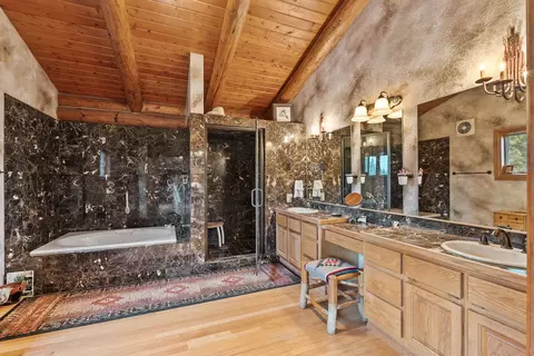 Bath - 205 Siderius Ln, Bigfork, MT 59911 photo 1 of 2