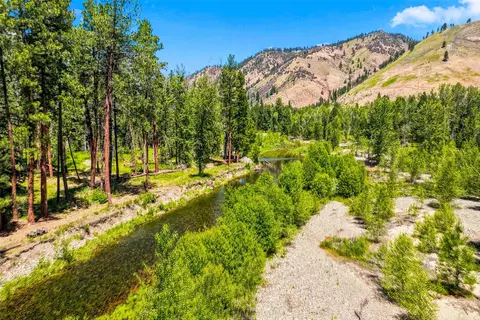View/Area - 2848 E Gorus Loop, Darby, MT 59829 photo 17 of 24