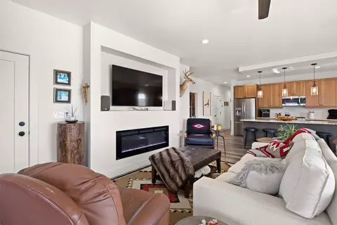 301 N 1st St #4, Hamilton, MT 59840