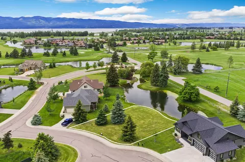 50 Lake Pointe Way, Bigfork, MT 59911