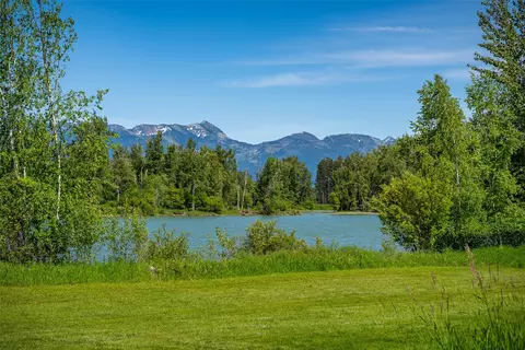 905 Wagner Ln, Kalispell, MT 59901 photo 2