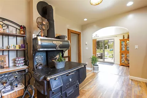 Entry Way - 230 Cap Ln, Hamilton, MT 59840 photo 2 of 3