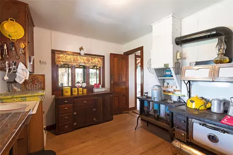 Kitchen - 230 Cap Ln, Hamilton, MT 59840 photo 3 of 3