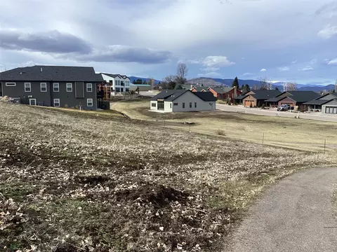 211 Shawnee Ln, Polson, MT 59860