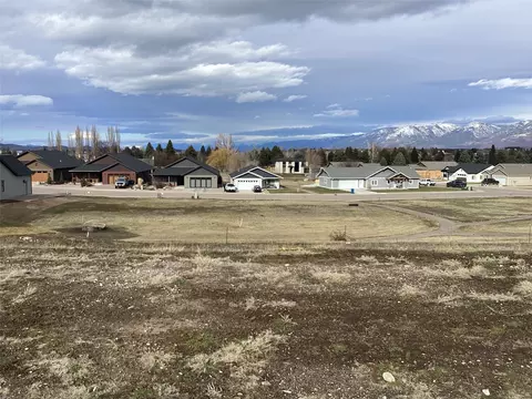 209 Shawnee Ln, Polson, MT 59860