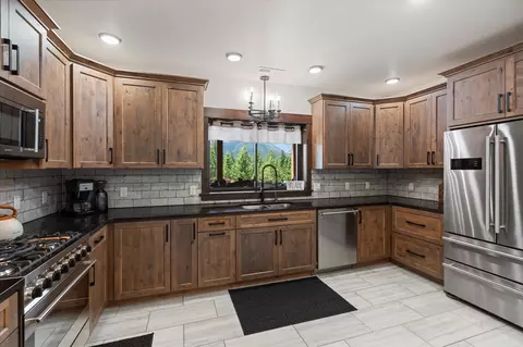 Kitchen - 40149 Us Highway 2 W, Libby, MT 59923 photo 9 of 11