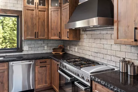 Kitchen - 40149 Us Highway 2 W, Libby, MT 59923 photo 6 of 11