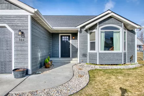 104 Oakwood Ct, Hamilton, MT 59840