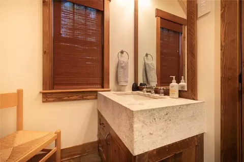 Bath - 1265 Pomeroy Trl, Eureka, MT 59917 photo 7 of 10