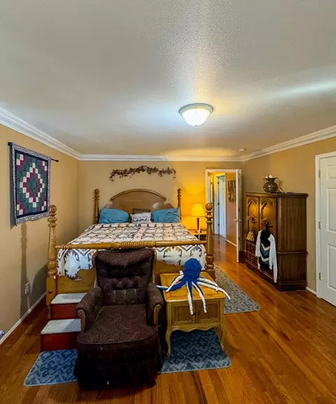 Bedroom - 1401 12th Ave E, Polson, MT 59860 photo 5 of 10