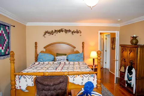 Bedroom - 1401 12th Ave E, Polson, MT 59860 photo 6 of 10