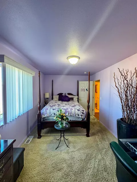 Bedroom - 1401 12th Ave E, Polson, MT 59860 photo 1 of 10
