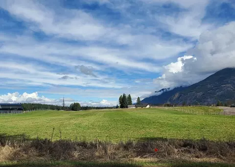 521 Yeoman Hall Rd, Kalispell, MT 59901