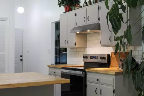 Kitchen - 911 Greers Ferry Rd, Libby, MT 59923 photo 5 of 5