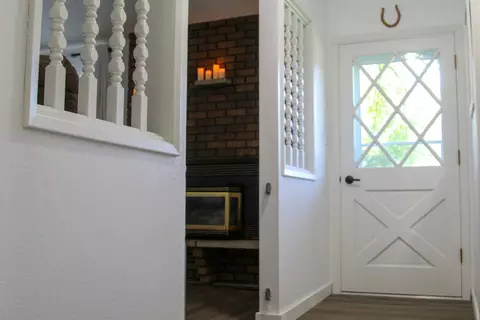 Entry Way - 911 Greers Ferry Rd, Libby, MT 59923 photo 1 of 4