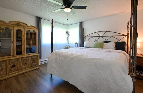 Bedroom - 911 Greers Ferry Rd, Libby, MT 59923 photo 1 of 4